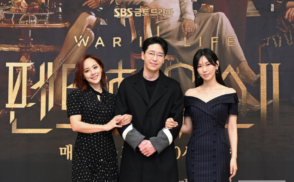 《顶楼2》今晚开播,双胞胎生母现身,又有一少女从高处坠落!