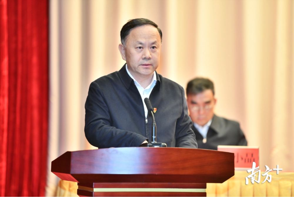 赵海在全市掀起比学赶帮超的村改热潮村改总攻坚