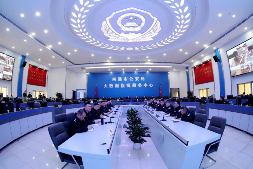 一以上警力值班执勤,同时根据景区,商圈人流量变化,动态调整警力部署