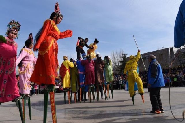 寻找街巷里的济南范儿——东舍坊高跷队