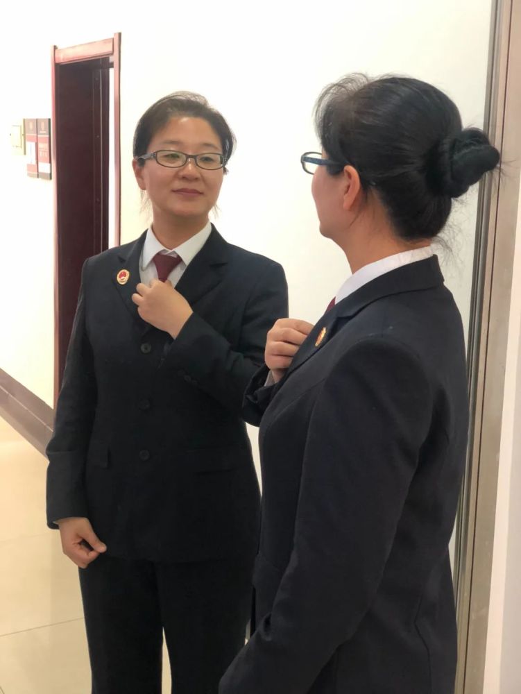 政法队伍教育整顿进行时彰显检察威严从规范制服着装做起