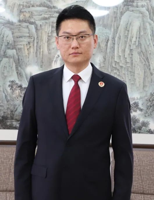 政法队伍教育整顿进行时彰显检察威严从规范制服着装做起