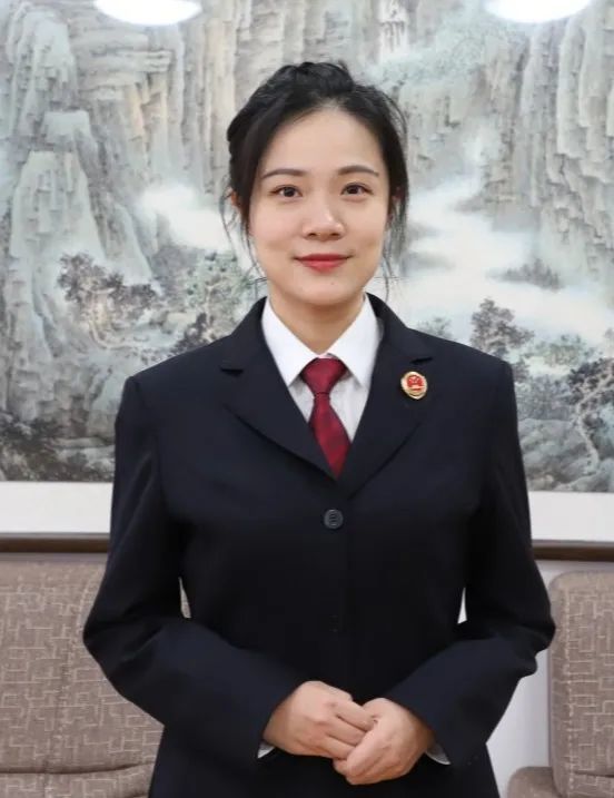 彰显检察威严0202从规范制服着装做起