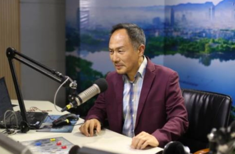 曝知名主持人金山突发疾病去世,电视台辟谣:正在医院积极治疗_腾讯