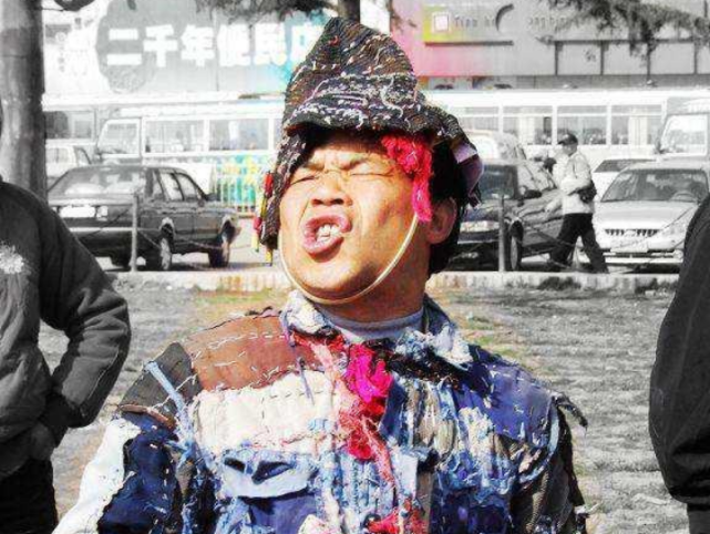 安徽乞丐把要饭当职业,88年就是万元户,现在千万资产儿女双全