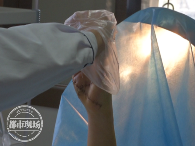 身中10多刀因拒绝复婚九江一26岁女子被前夫砍伤