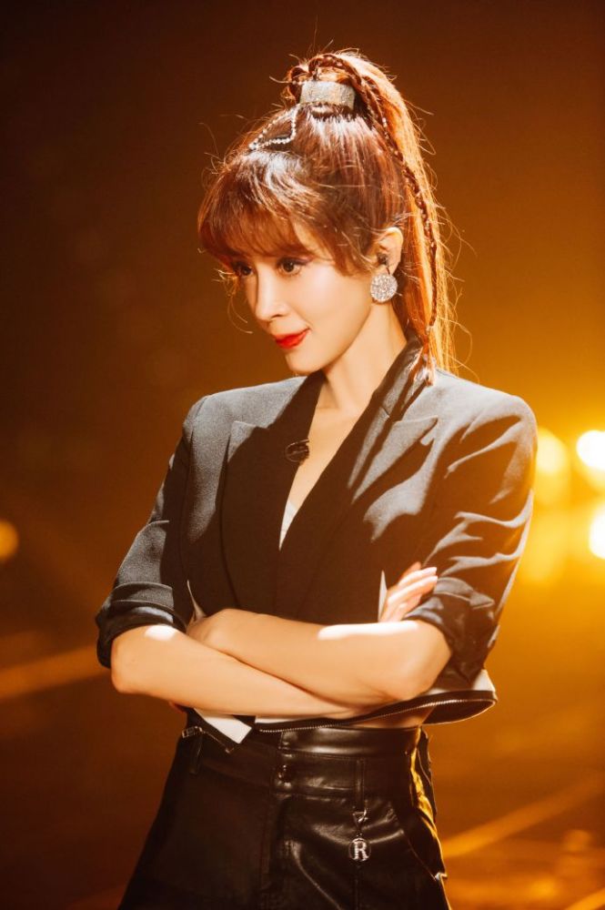 金巧巧发文告别浪姐2坦言翻红失败后悔来参加节目