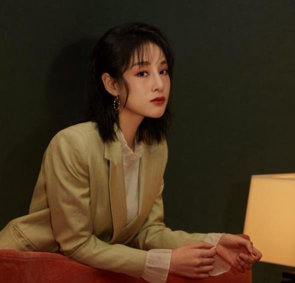 女演员自曝做医美失败,拍戏脸肿成松鼠太逗,网友调侃撞脸杜华