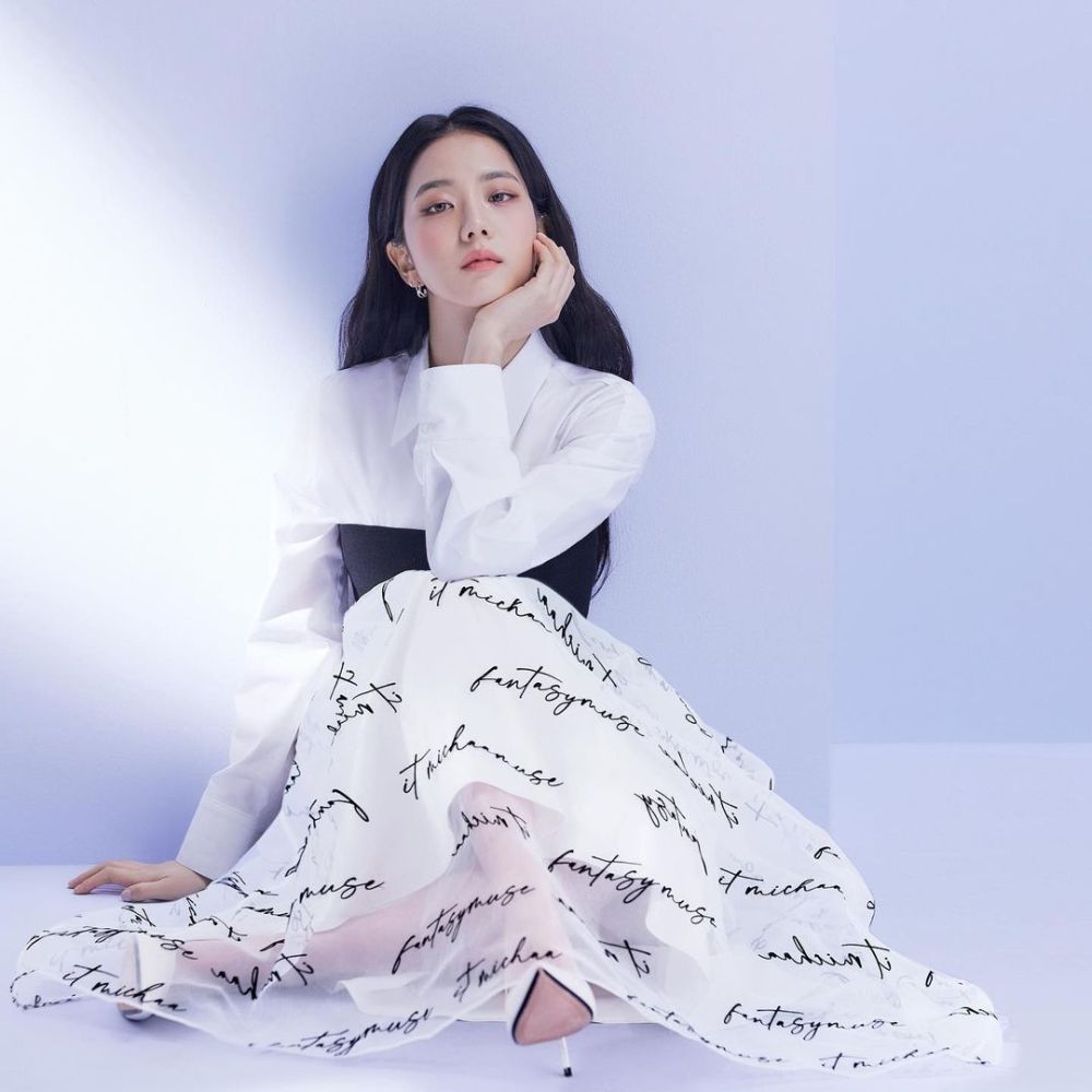 金智秀jisoo最新美妆画报