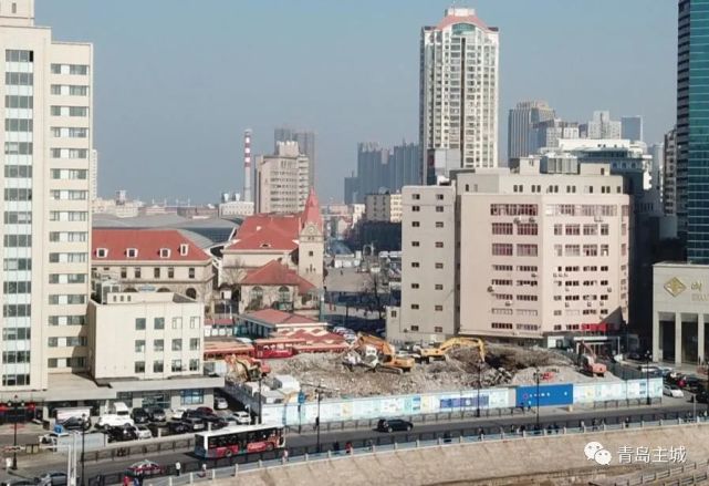 今年青岛湾广场项目还将启动拆除海润大厦,华联商