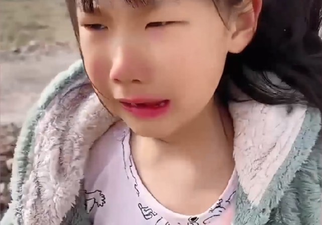 小学生不写作业想放羊,宝妈霸气实现她的愿望,小姑娘却崩溃哭了