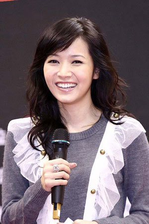 直男杀手侯佩岑的上位史和她背后的富二代们