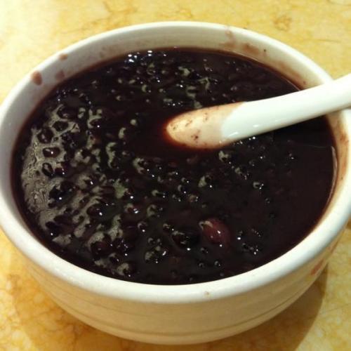 润肌乌发黑芝麻核桃粥