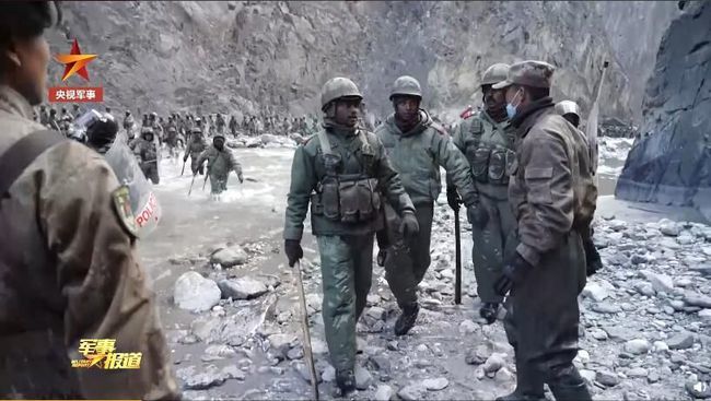 加勒万河谷冲突现场视频公开:数倍于我的印军持钢管,棍棒发起攻击