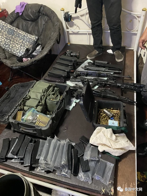 中国男子在泰国通过网络卖军火被抓,房间里还被搜出炸弹和这些东西