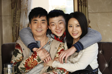 他是国家一级演员范明娶大6岁美女总裁婚后23年恩爱如初