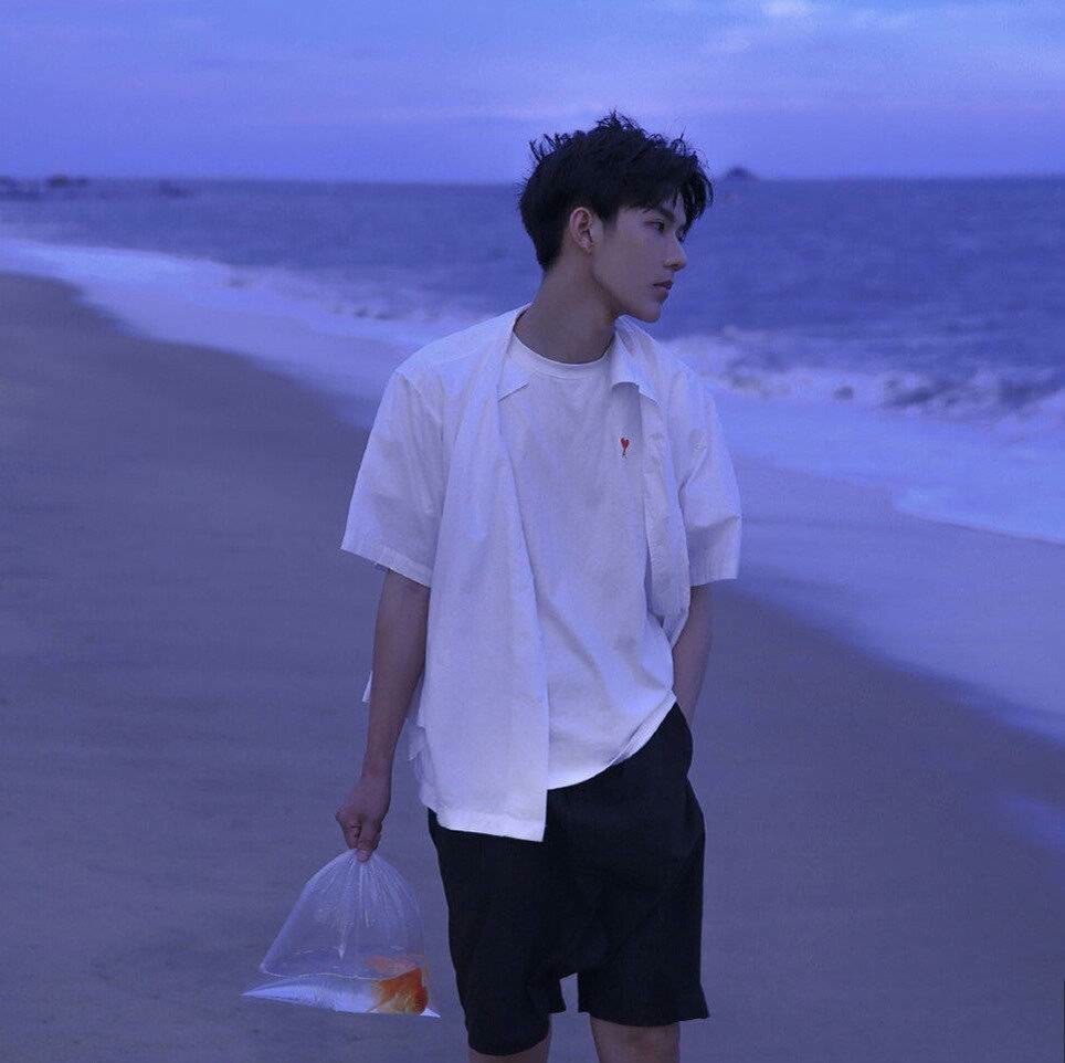 男生头像不计后果做事是我风格事后不后悔是我的作风