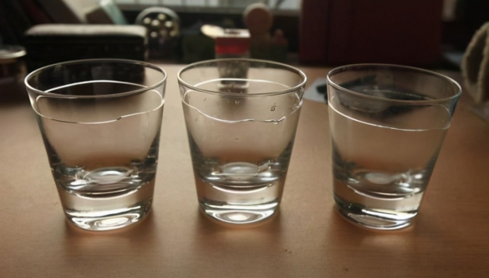 凉白开|有传言说：家里的凉白开是毒药，一口都不能喝，这是不是谣言？