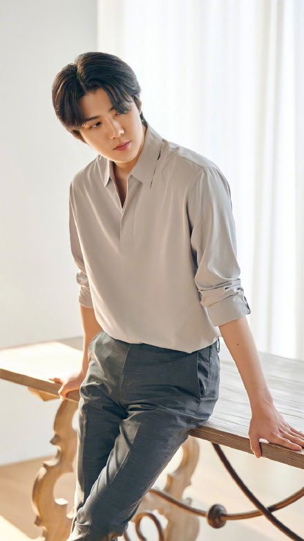 exo吴世勋凌晨直播瘦回尖下巴发型遭嫌弃称因孙艺珍无法入睡