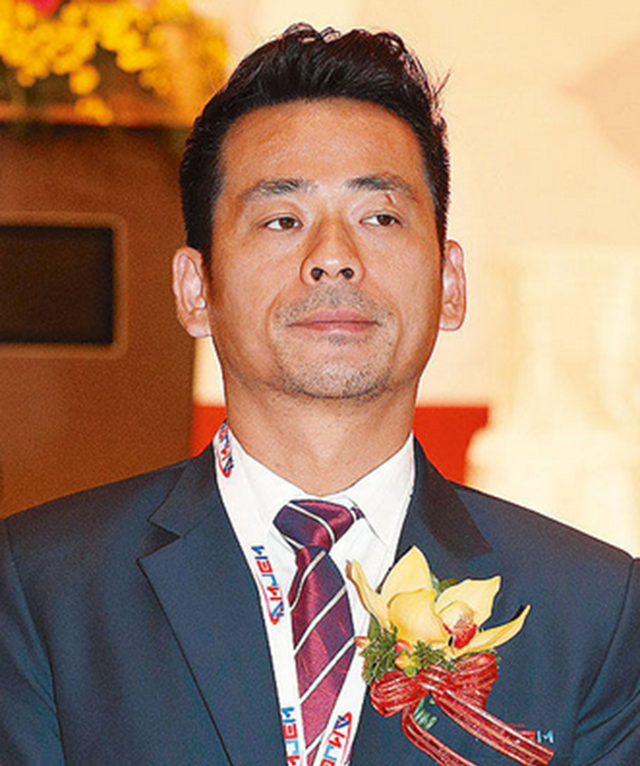 从叠码仔到澳门新赌王:跟澳门教父混,5年扩充14亿