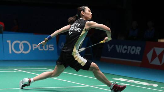 羽毛球反手不仅有高远球学会吊球才能软硬结合更出色