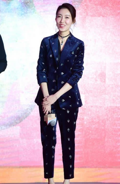 高露这次真的厉害了,这操作看傻了眼,风韵简直是撩人_腾讯新闻