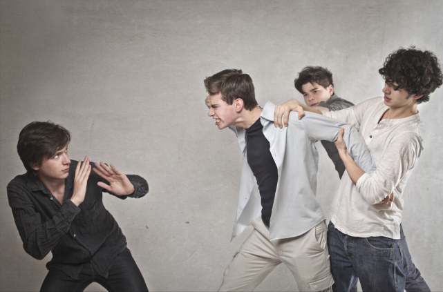 矛盾,争执才是社会关系的常态,你的软弱永远换不回太平