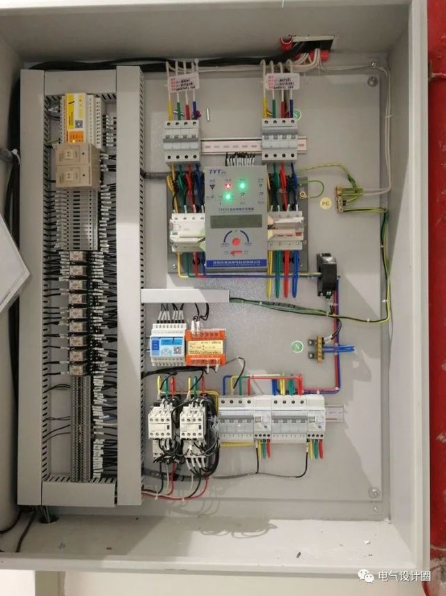 电梯配电箱内的各进,出线配电回路,设计时都用上了隔离电器吗?