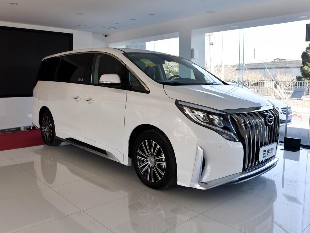 行走的头等舱小哥带你一起看广汽传祺m8