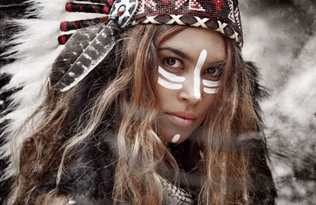 第一位在1541年探索亚马逊的欧洲人——是在遭到了女性战士的袭击蠛 