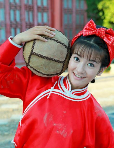 《还珠格格》又要翻拍?看到"第4代"小燕子,网友:收视率稳了