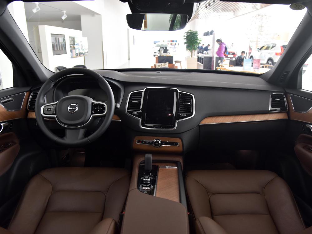 长途出行好帮手,北欧居家省心车,实拍沃尔沃xc90