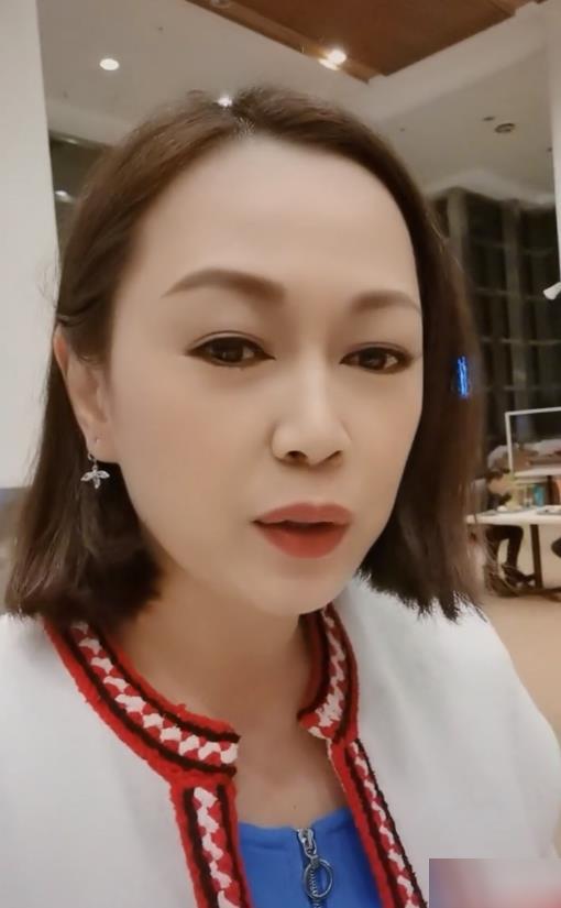 昔日tvb最美朱姬,素颜坐地铁发福成大妈,曾是新加坡小姐冠军_腾讯新闻