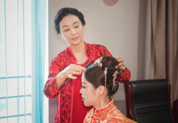 娘送女穷到底姐送妹穷三辈是什么意思一般人不明白