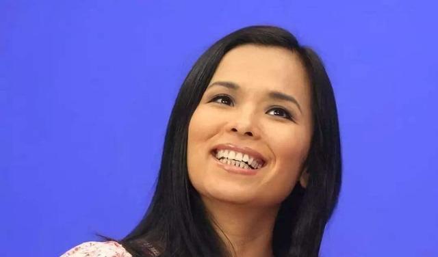 离开付笛生爱上已婚侯耀文后嫁国外险丧命的韦唯现怎样了