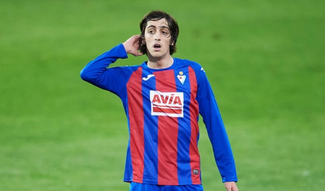 阿森纳想要签下布莱恩希尔,不仅要打败巴萨,还要和时间赛跑