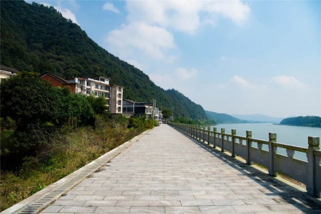 羞女山的文化休闲之旅