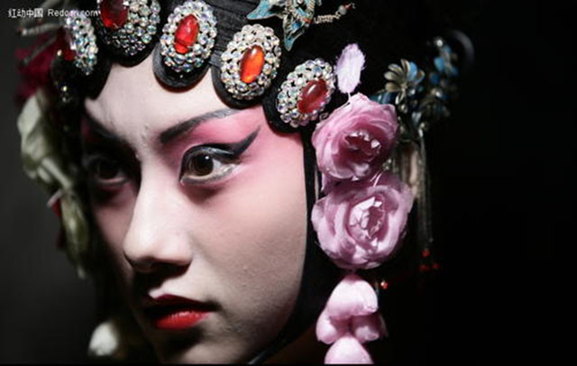 18年前,露兰春叫黄金荣"阿公",18年后,被黄金荣强娶霸占_腾讯新闻