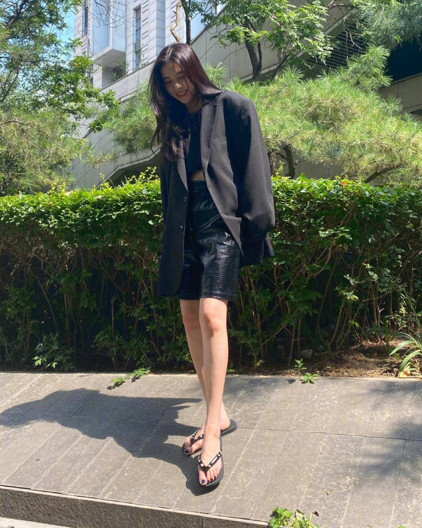 有种胡乱穿叫宋妍霏穿西装出门看她搭的啥鞋真不拿形象当回事