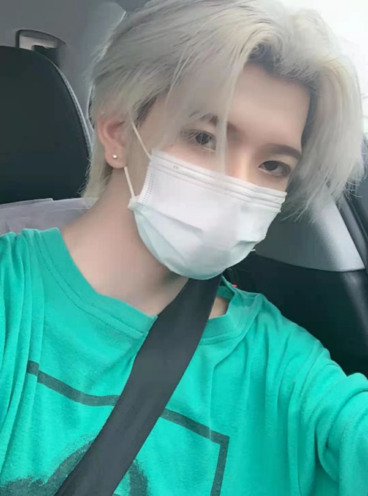 七鹤大人摘口罩秀颜值看清五官长相后网友小说男主有了脸