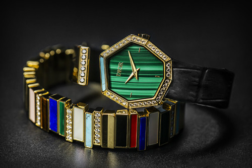 王俊凯帅气演绎迪奥gemdior系列腕表究竟如何