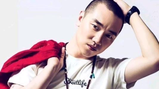 王琪经纪人17052226000:春晚独唱可可托海的牧羊人