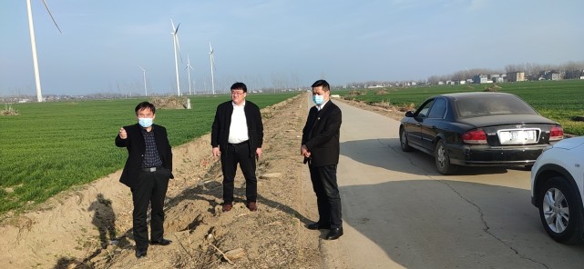 新蔡县龙口镇领导实地查看统筹春季植树绿化工作