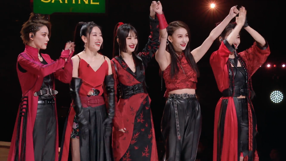 但最后送到上位区的却是张柏芝,杨钰莹和程莉莎,本组姐姐一个都没有