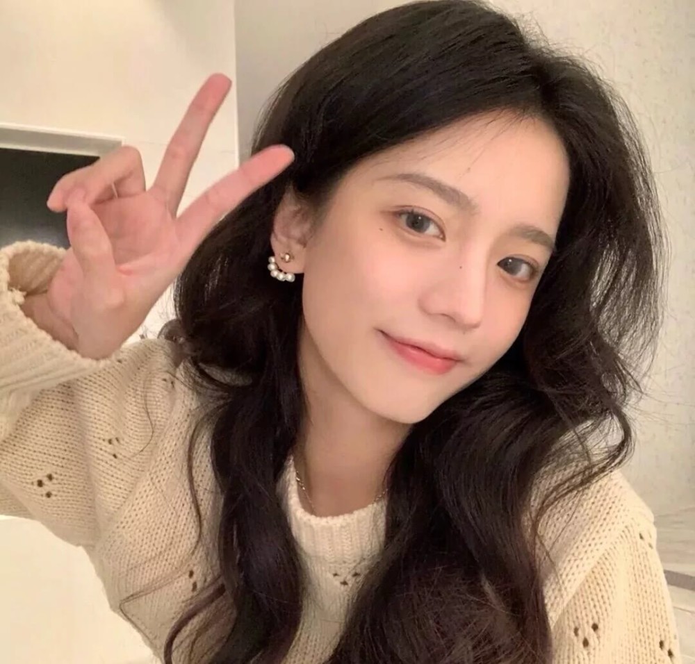 女生头像送你朵小红花来年多喜乐