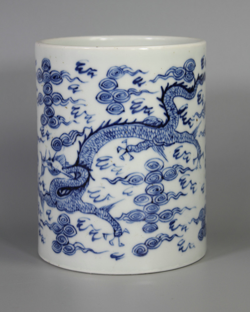 雍正铁线描青花龙凤呈祥笔筒