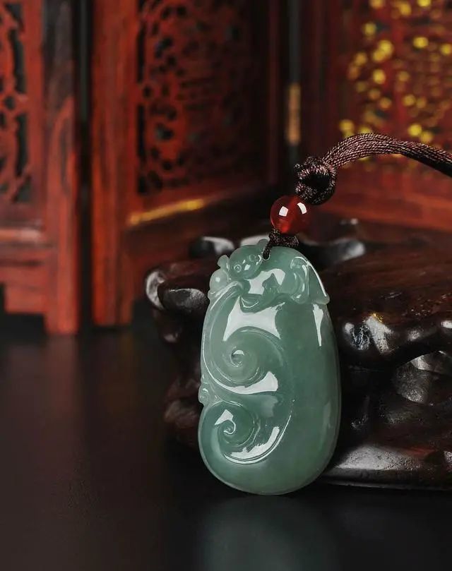 你的翡翠是"低级灰"还是"高级灰"?看完你就懂了!