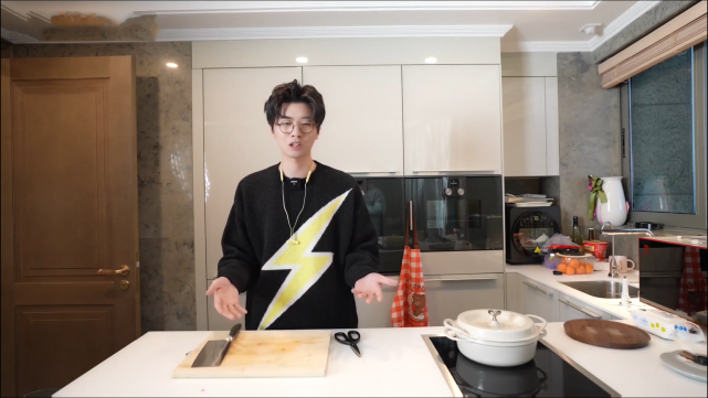 lex掉粉164w,粉丝将被凉风超越,复出无望只能油管发动态?