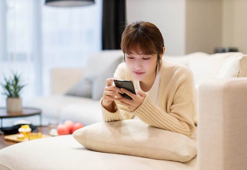 长期低头玩手机相当于脖子负重50斤真相来了