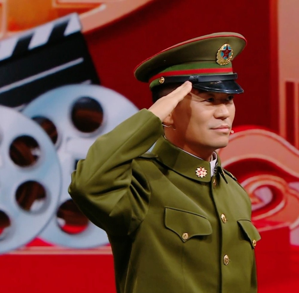 士兵突击剧组15年后重聚王宝强再穿军装网友直呼忍不住泪目